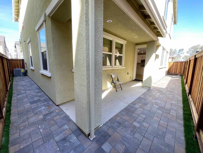 Building Photo - 1887 Orfanos Ranch Dr