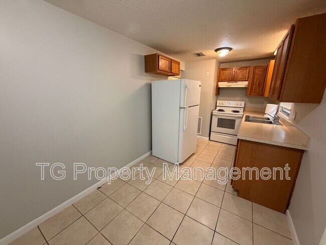 Building Photo - 11032 Bluehill Dr