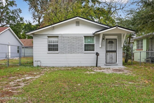 Building Photo - 3811 Chase Ave