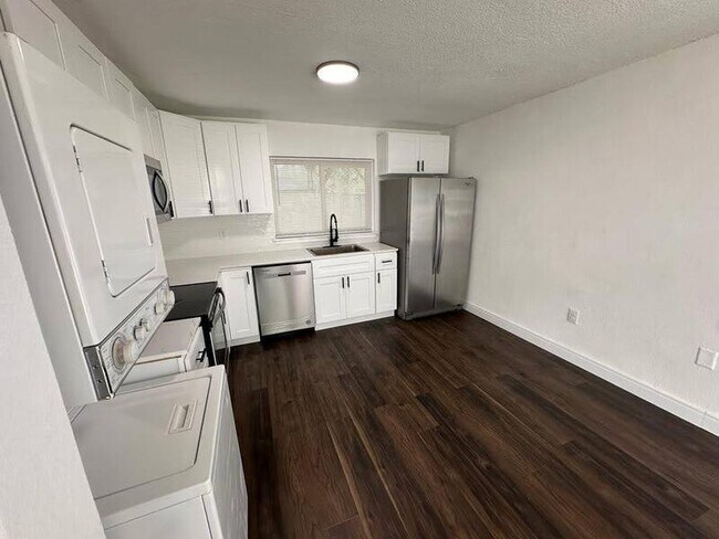 Building Photo - 2111 Mara Ct