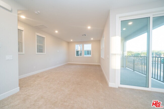 Building Photo - 3015 Tallahassee Ln