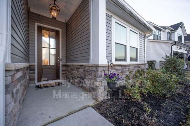 Building Photo - 225 Whirlaway Dr