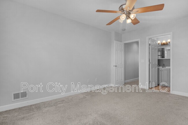 Building Photo - 1125 Haubert St