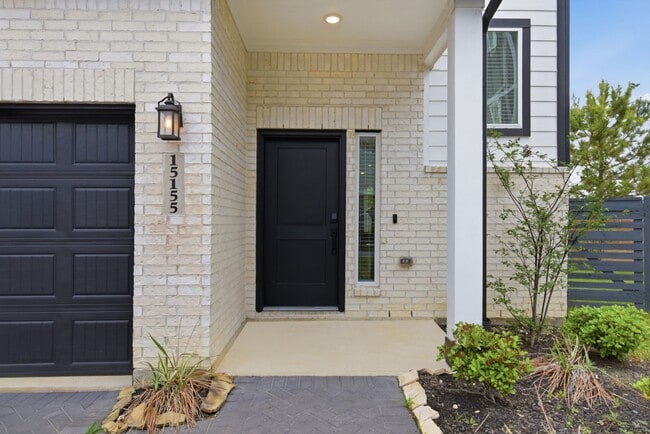 Building Photo - 15155 Colorado Bnd Pk Dr