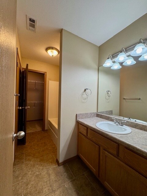 Building Photo - 4204 SW Chapelstone Ave