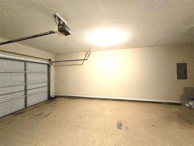 Building Photo - 3070 Ridge Oak Dr