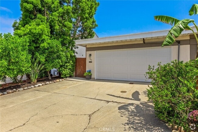 Building Photo - 106 Christen Way