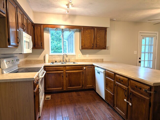 Building Photo - 10609 Sprawls Point