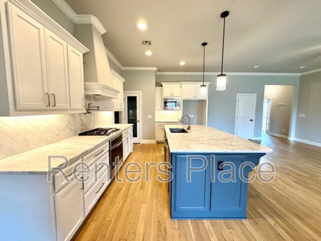 Building Photo - 816 N 89th St