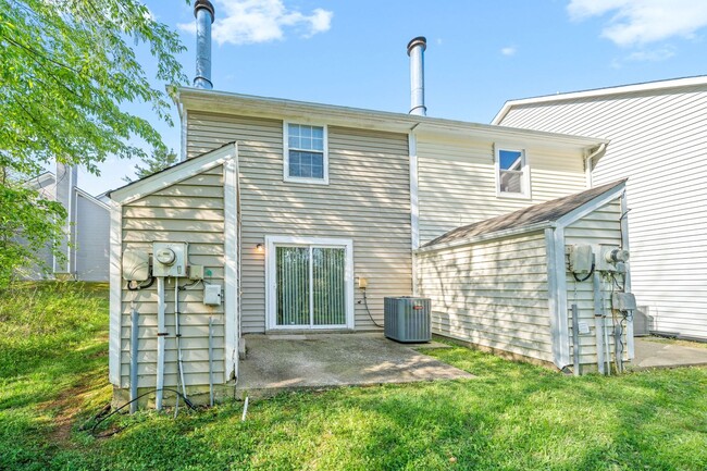 Building Photo - 2 Bedroom Condo For Rent Near Post!