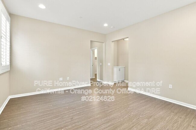 Building Photo - 208 El Paseo