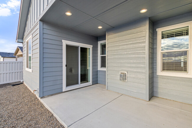 Building Photo - 7565 W Itasco Dr