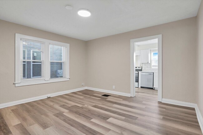 Building Photo - 1398-1400-1400 S Ohio Ave