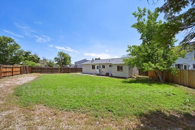 Building Photo - 10444 Hoyt Ct