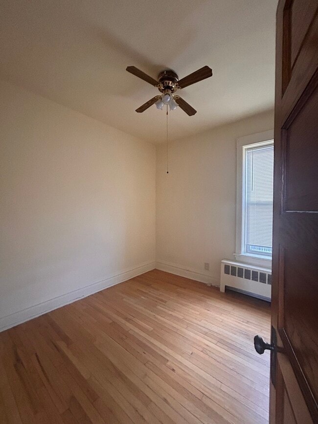 Building Photo - 4258 N Damen Ave