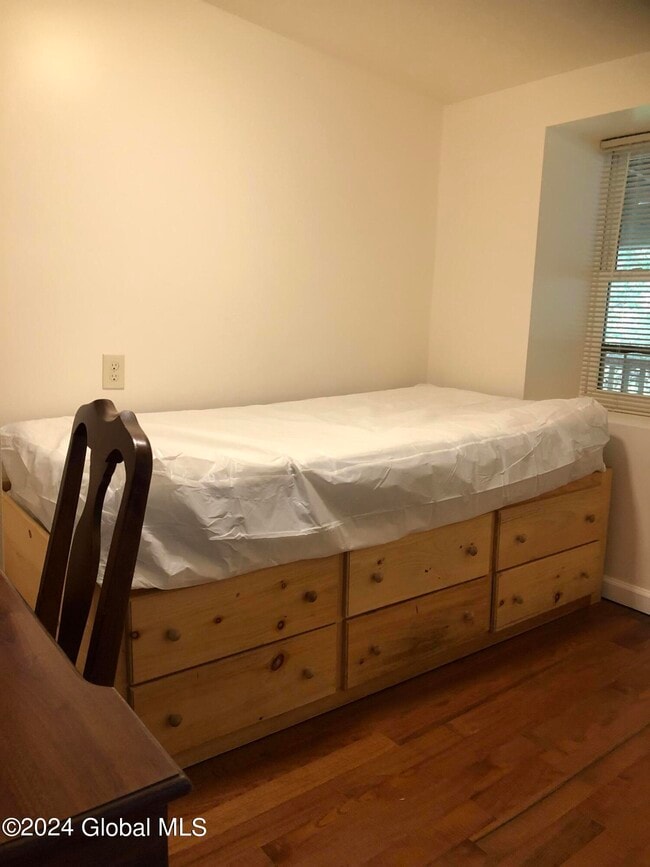 Building Photo - 277 Congress St