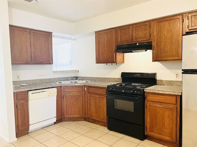 Building Photo - 8905 Curlew Dr