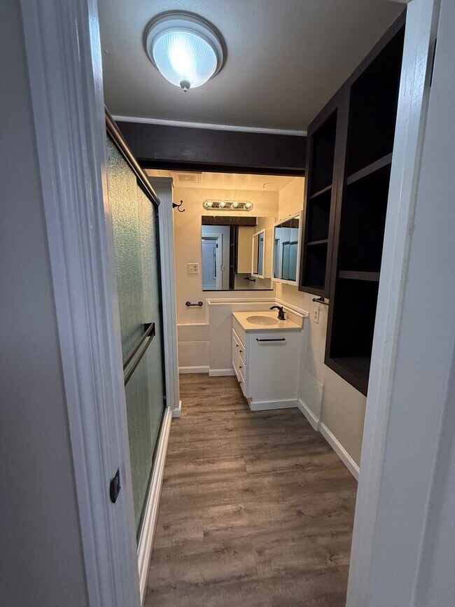 Building Photo - 720 Beaver St