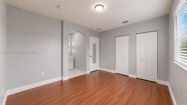 Building Photo - 16914 SW 137th Pl