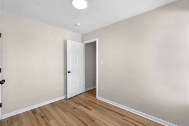 Building Photo - 2027 E Baltimore St