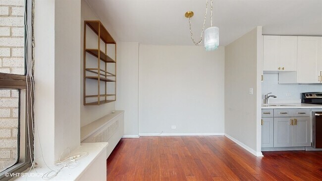 Building Photo - 1360 N Sandburg Ter