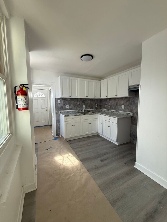 Building Photo - 538 Bailey St