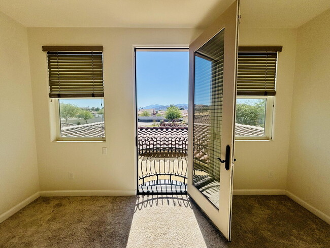Building Photo - Gorgeous 3 bd, 4 ba Townhome in 55+ Community