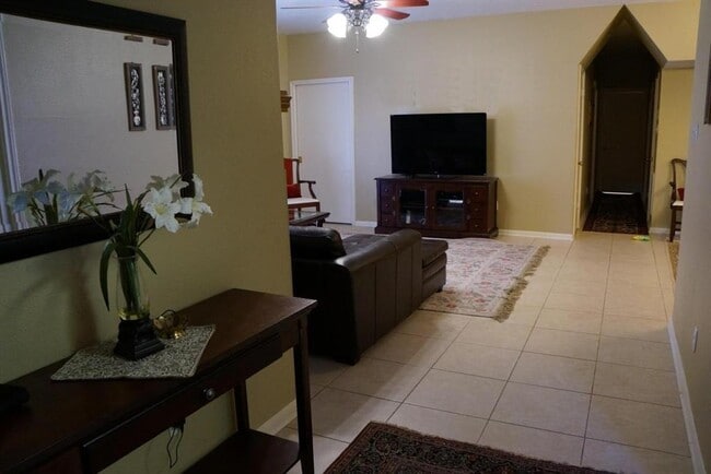 Building Photo - 1707 Gingerleaf Ln