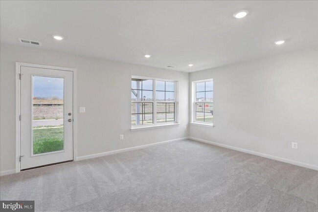 Building Photo - 35 Winterplace Dr