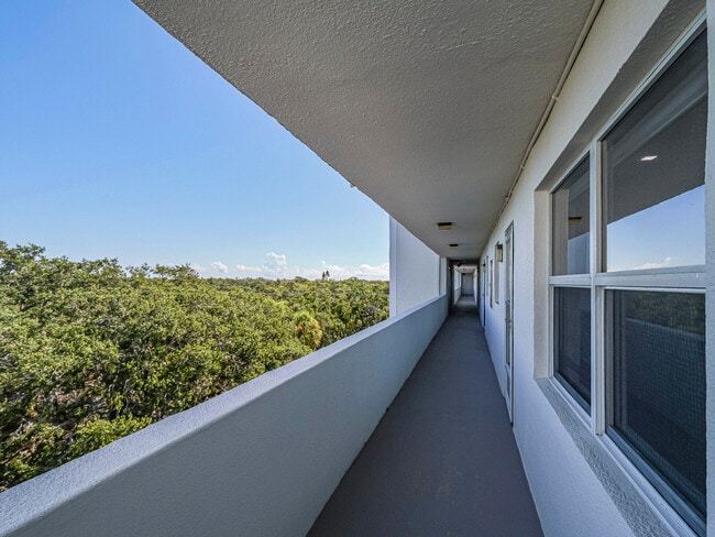 Building Photo - 275 Date Palm Rd