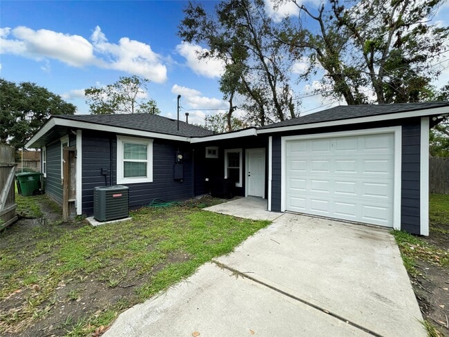 Building Photo - 2902 Elser St