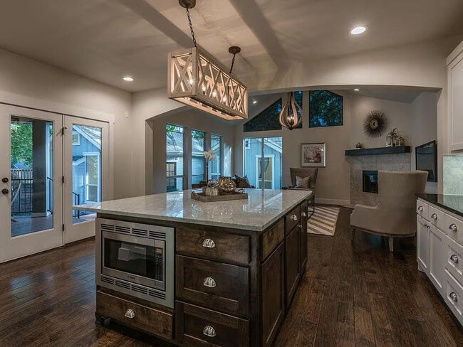 Building Photo - 1905 Frazier Ave