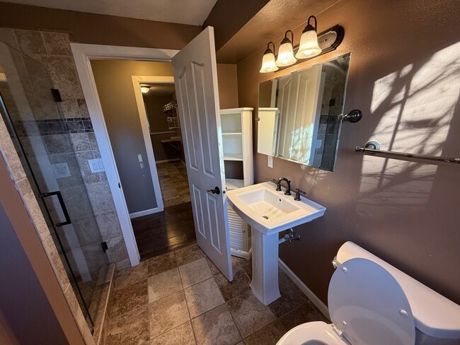 Building Photo - 503 N Yellowstone Ave