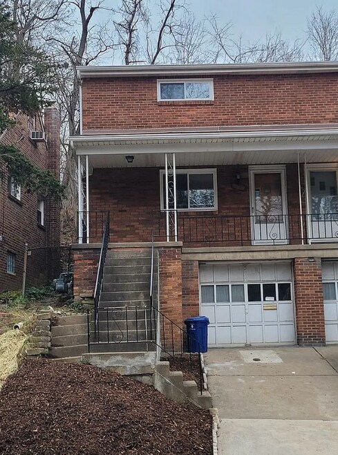 Building Photo - 2273 Pauline Ave