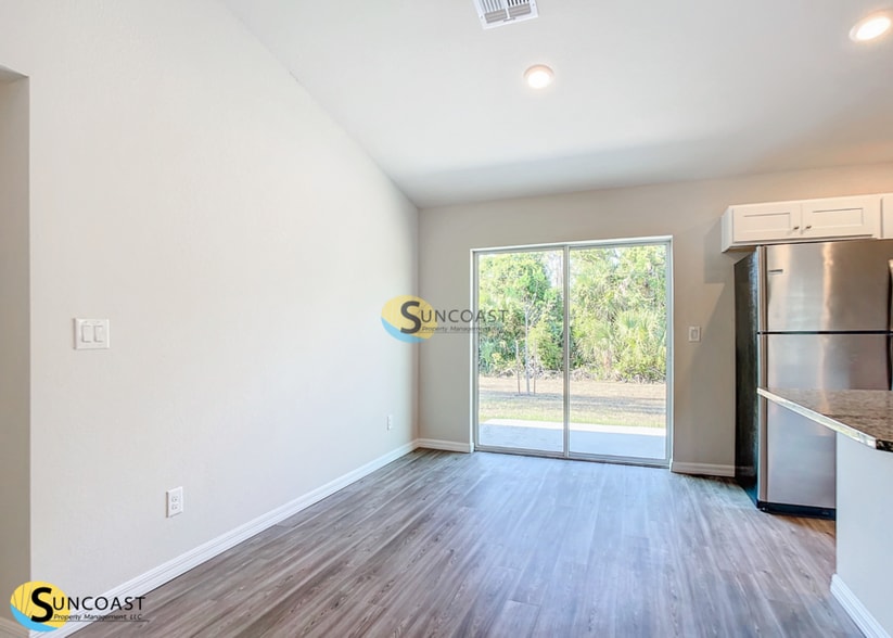 Building Photo - 15620 SW 42nd Terrace