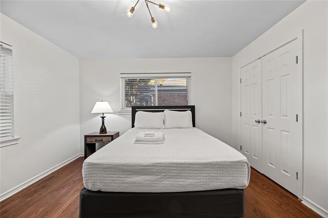 Building Photo - 9936 Lakemere Dr