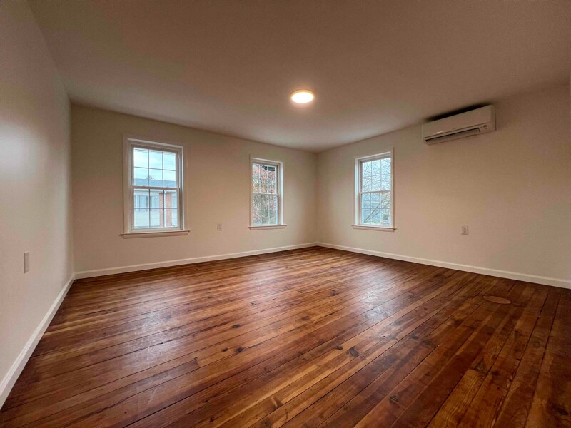 Building Photo - 14 N Fayette St