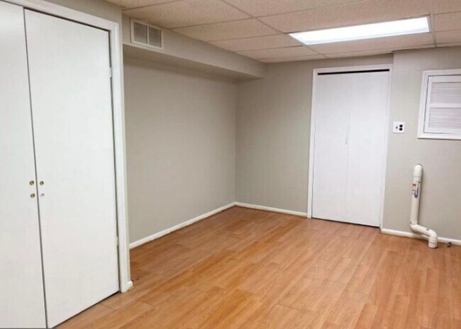 Building Photo - 247 Gemini Dr