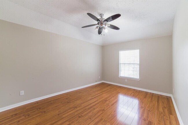 Building Photo - 4914 Mulberry Cir