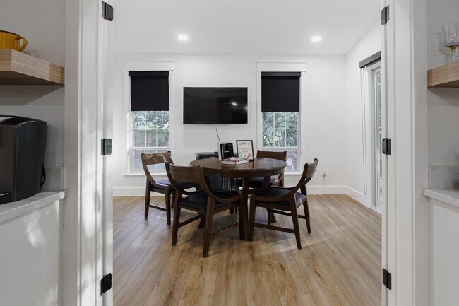 Building Photo - 1821 Jackson Bluff Rd