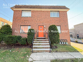 Building Photo - Bright 2-Bed for rent!