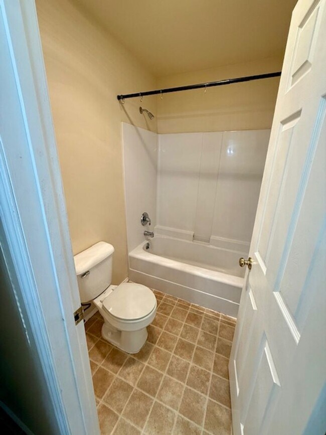 Building Photo - Spacious 2-Bedroom Townhouse in Bozeman – Prime Location!