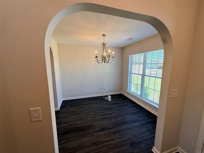 Building Photo - 6108 Ridgeside Boulevard