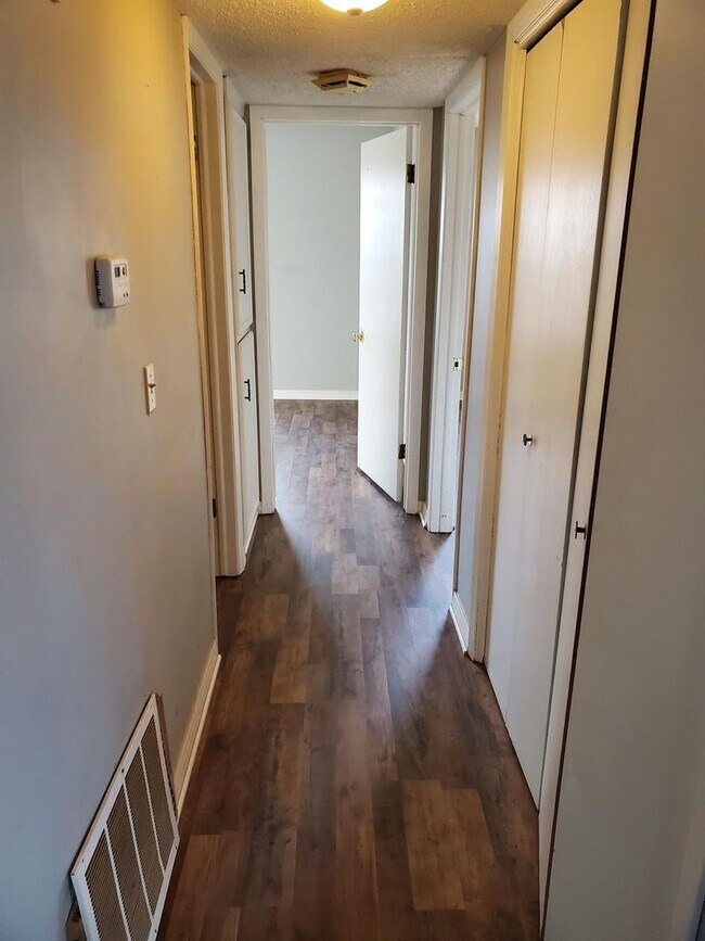 Building Photo - 1441 N. Smith Ct #4