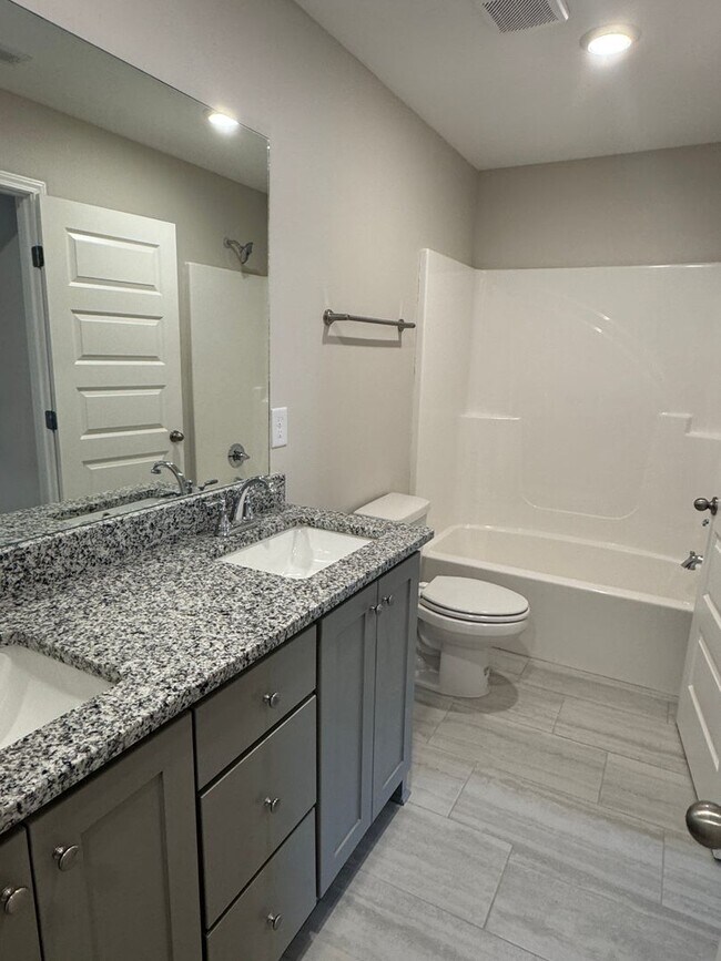 Building Photo - 203 Mountaindale Dr