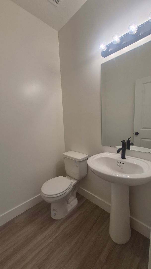 Building Photo - 5677 S Weehawken Ln
