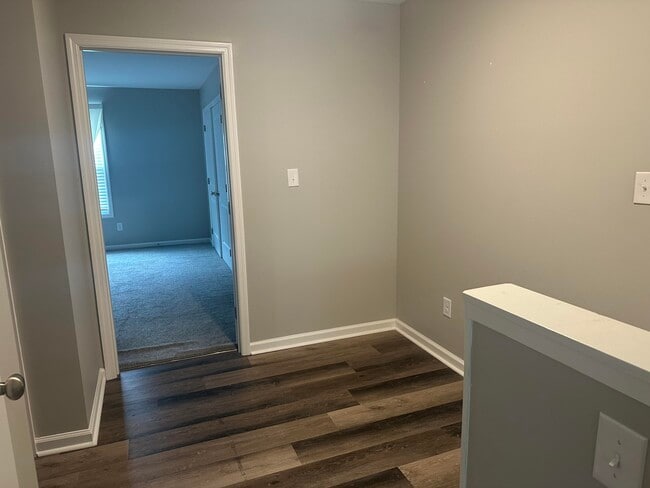 Building Photo - 2040 Dolly Dr