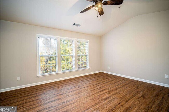Building Photo - 265 Balaban Cir