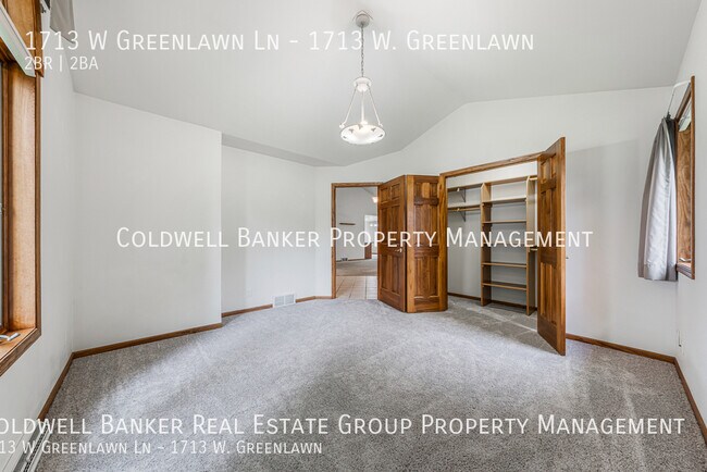 Building Photo - 1713 W Greenlawn Ln