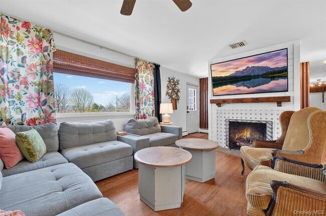 Building Photo - 49 Clover Hill Dr